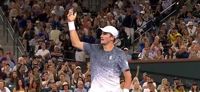 星空体育-对面是世界第二，那又怎样？19岁丰塞卡让世界屏住呼吸|辛纳|扬尼克-辛纳|ATP|德约科维奇|比赛_新浪体育_新浪新闻